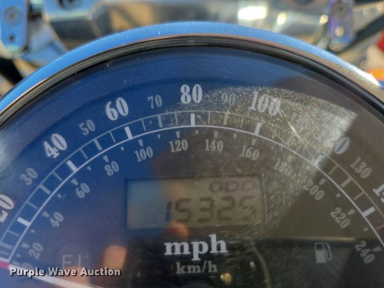 image for item IO9995 2002 Honda VTX1800S motorcycle