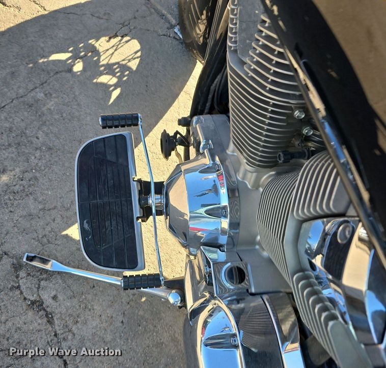 image for item IO9995 2002 Honda VTX1800S motorcycle