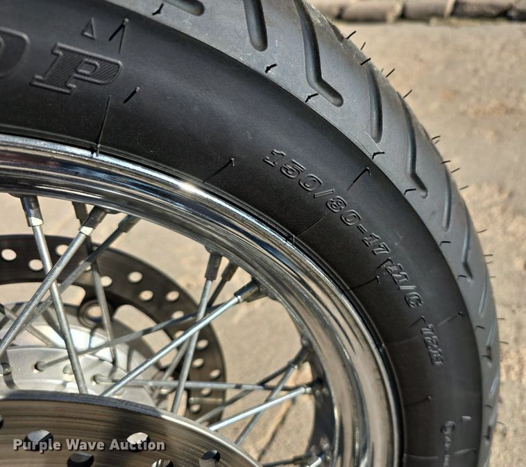 image for item IO9995 2002 Honda VTX1800S motorcycle