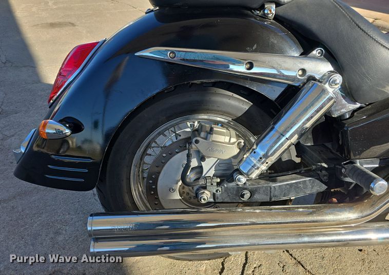 image for item IO9995 2002 Honda VTX1800S motorcycle