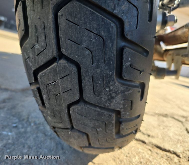 image for item IO9995 2002 Honda VTX1800S motorcycle