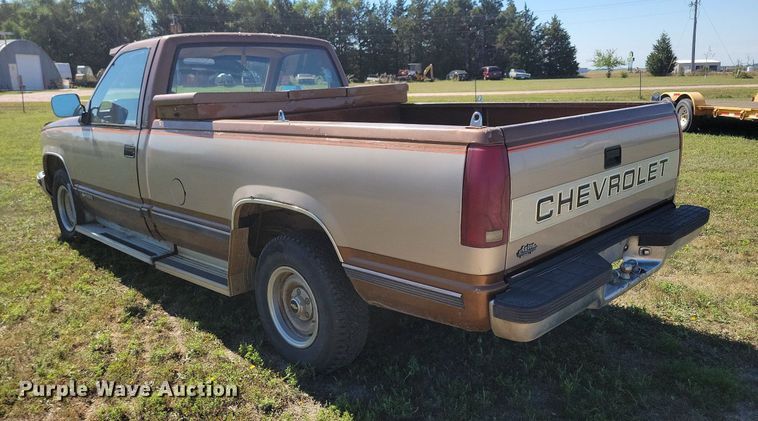 image for item JO9501 1989 Chevrolet  C1500 pickup truck