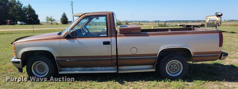 image for item JO9501 1989 Chevrolet  C1500 pickup truck