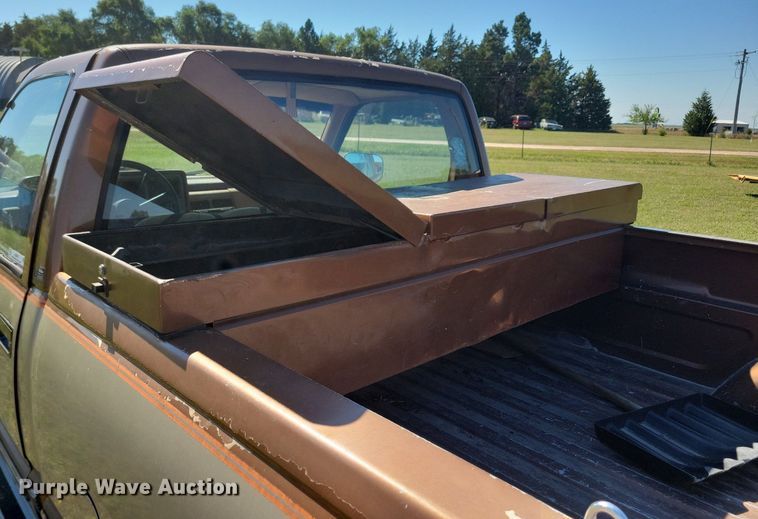 image for item JO9501 1989 Chevrolet  C1500 pickup truck