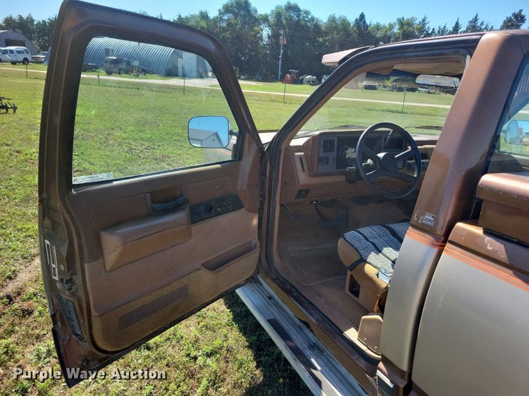 image for item JO9501 1989 Chevrolet  C1500 pickup truck