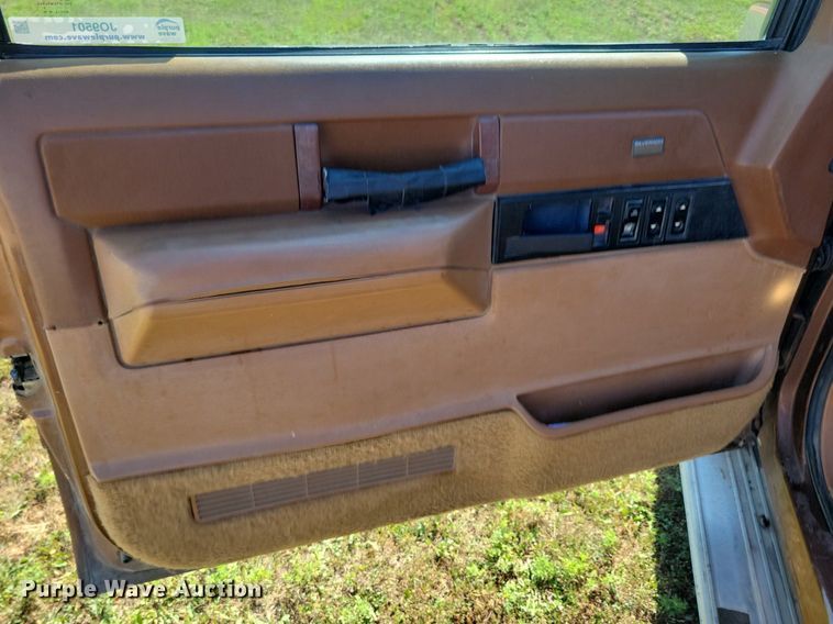 image for item JO9501 1989 Chevrolet  C1500 pickup truck