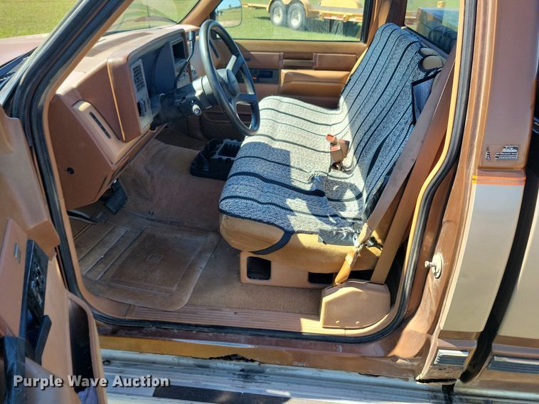 image for item JO9501 1989 Chevrolet  C1500 pickup truck