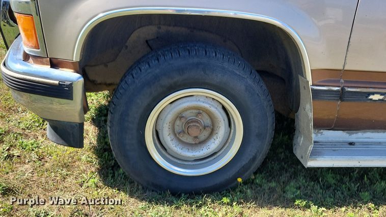 image for item JO9501 1989 Chevrolet  C1500 pickup truck