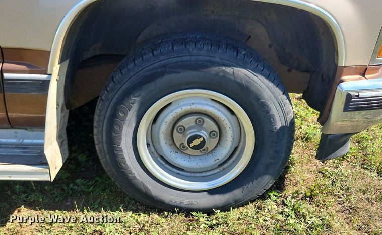 image for item JO9501 1989 Chevrolet  C1500 pickup truck