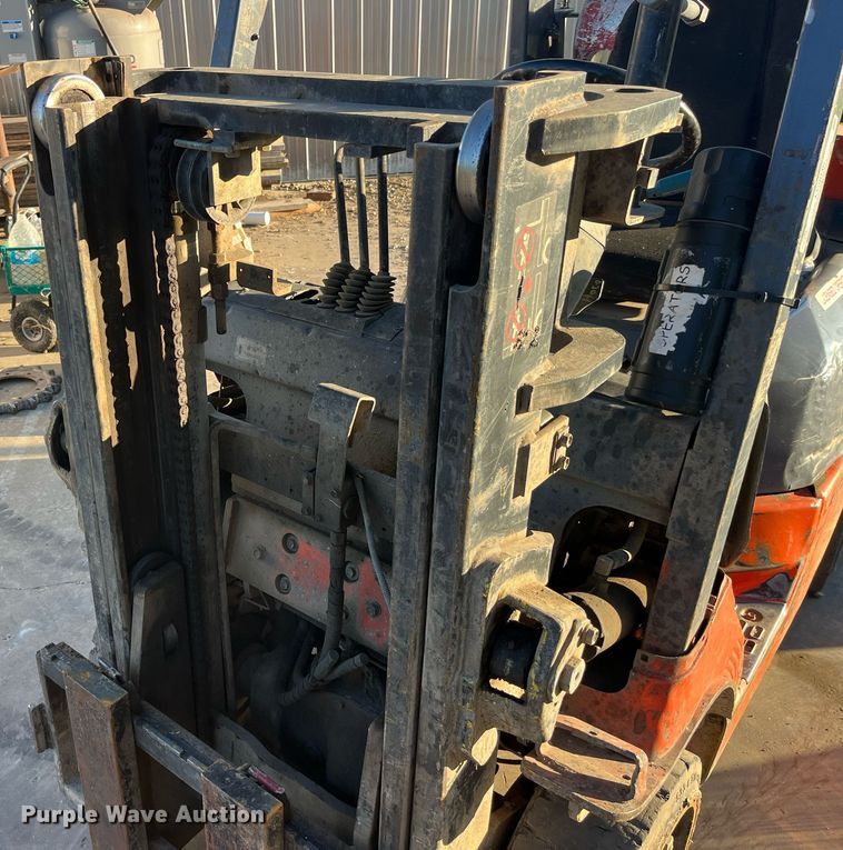 image for item LC9046 2000 Toyota 7FGCU25 forklift