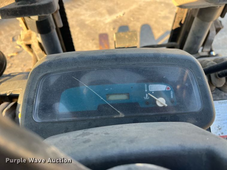 image for item LC9046 2000 Toyota 7FGCU25 forklift