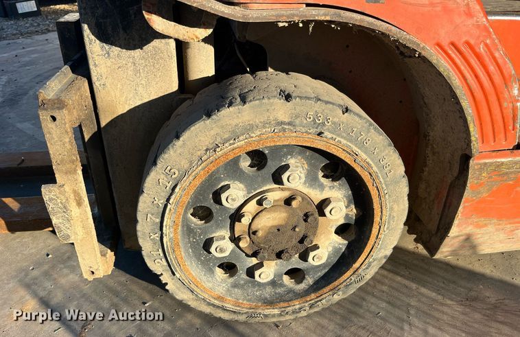 image for item LC9046 2000 Toyota 7FGCU25 forklift