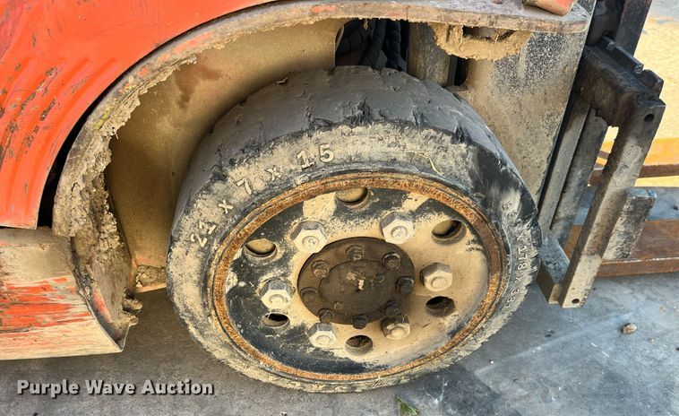 image for item LC9046 2000 Toyota 7FGCU25 forklift