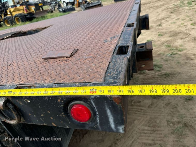 image for item LG9015 1981 International 1854 flatbed truck