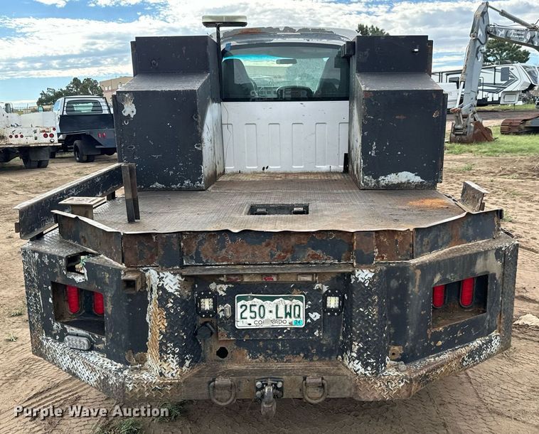 image for item LG9016 2005 Chevrolet C4500 flatbed truck