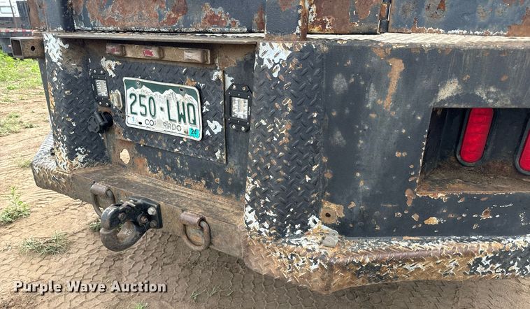 image for item LG9016 2005 Chevrolet C4500 flatbed truck