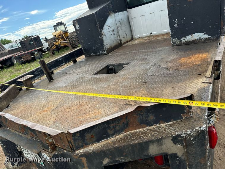 image for item LG9016 2005 Chevrolet C4500 flatbed truck