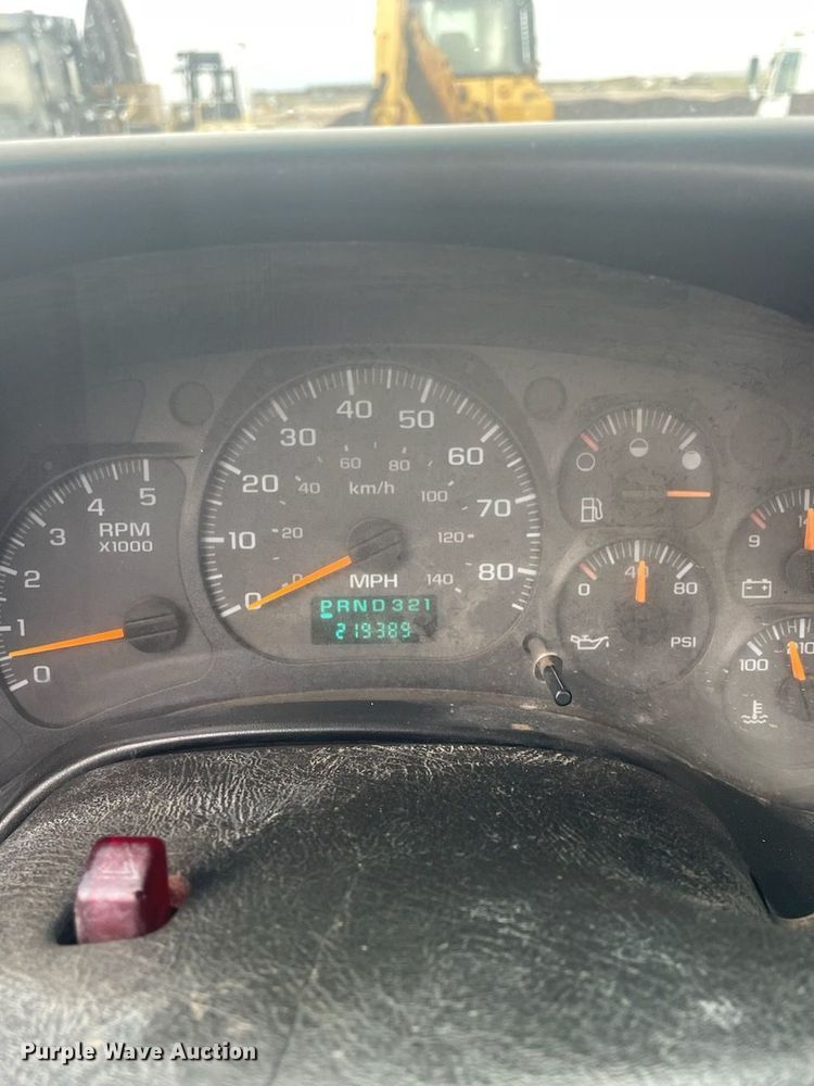 image for item LG9016 2005 Chevrolet C4500 flatbed truck