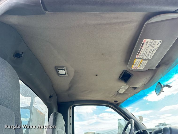 image for item LG9016 2005 Chevrolet C4500 flatbed truck