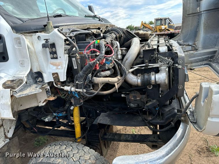 image for item LG9016 2005 Chevrolet C4500 flatbed truck