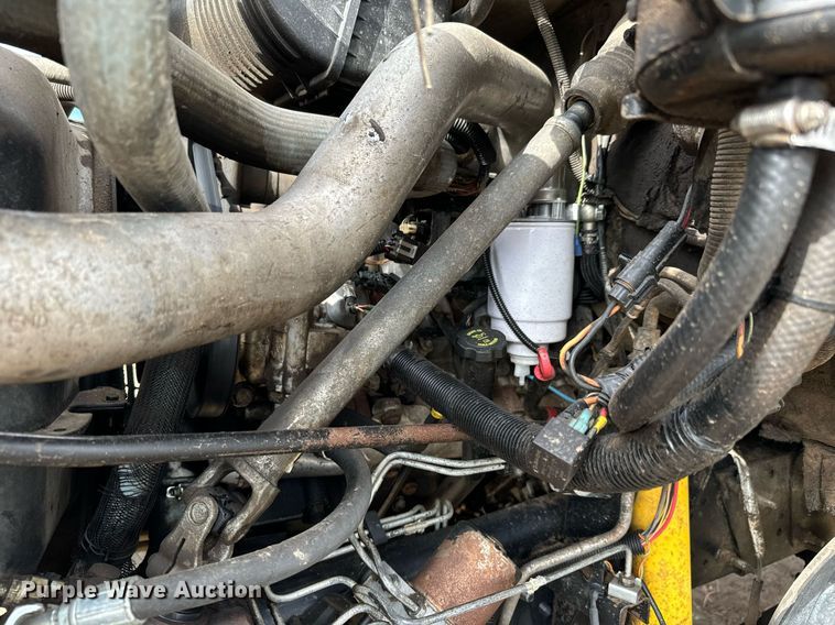 image for item LG9016 2005 Chevrolet C4500 flatbed truck