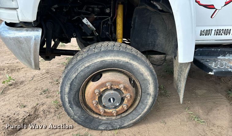 image for item LG9016 2005 Chevrolet C4500 flatbed truck