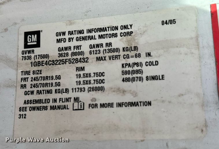 image for item LG9016 2005 Chevrolet C4500 flatbed truck