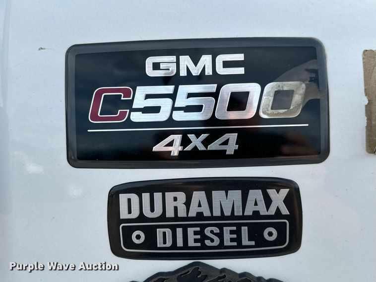 image for item LG9027 2005 GMC  C5500 Crew Cab flatbed truck