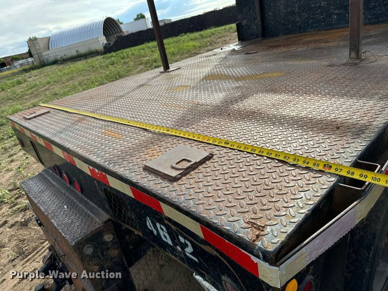 image for item LG9027 2005 GMC  C5500 Crew Cab flatbed truck