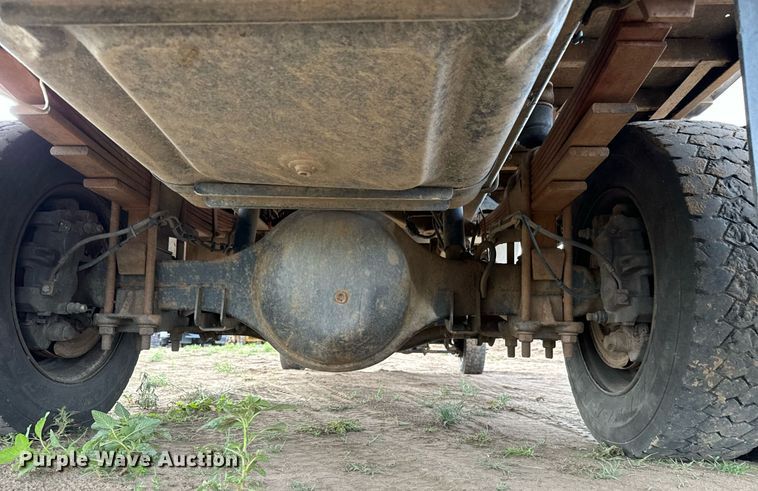 image for item LG9027 2005 GMC  C5500 Crew Cab flatbed truck