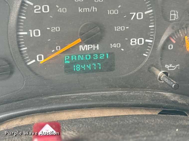 image for item LG9027 2005 GMC  C5500 Crew Cab flatbed truck