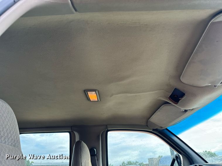 image for item LG9027 2005 GMC  C5500 Crew Cab flatbed truck