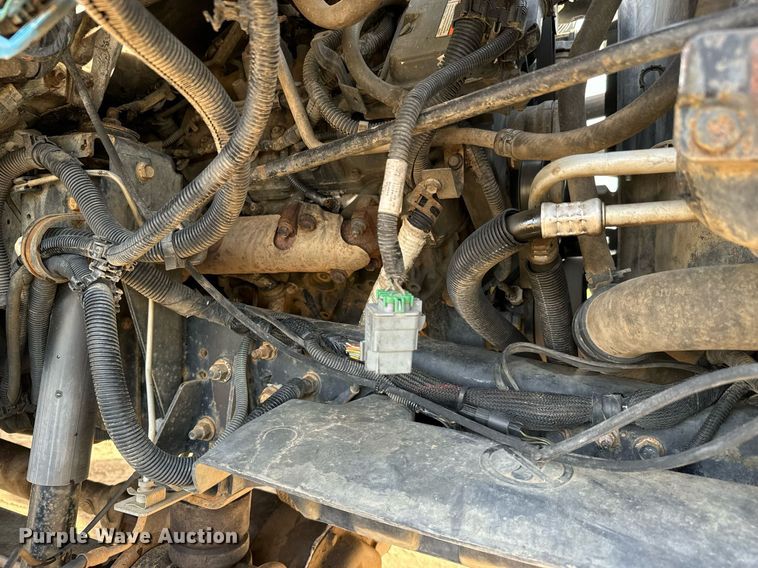 image for item LG9027 2005 GMC  C5500 Crew Cab flatbed truck