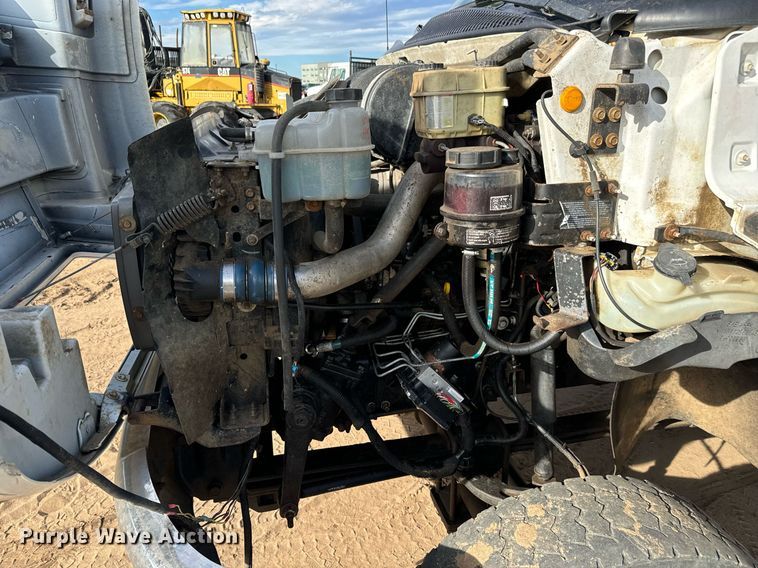 image for item LG9027 2005 GMC  C5500 Crew Cab flatbed truck