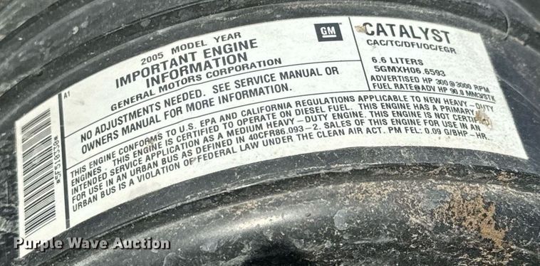 image for item LG9027 2005 GMC  C5500 Crew Cab flatbed truck