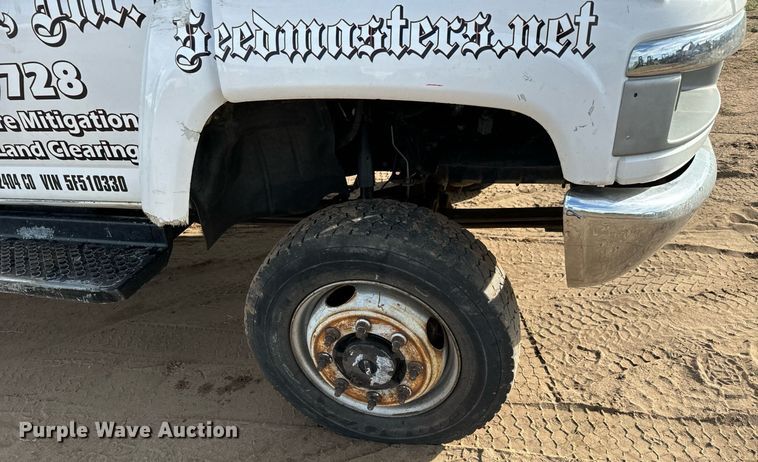 image for item LG9027 2005 GMC  C5500 Crew Cab flatbed truck