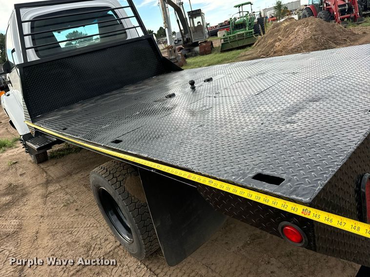 image for item LG9028 2005 GMC C5500 flatbed truck