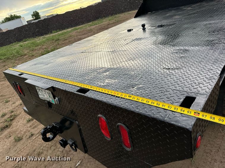 image for item LG9028 2005 GMC C5500 flatbed truck