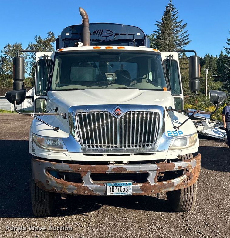 image for item LR9470 2010 International  DuraStar 4400 refuse truck