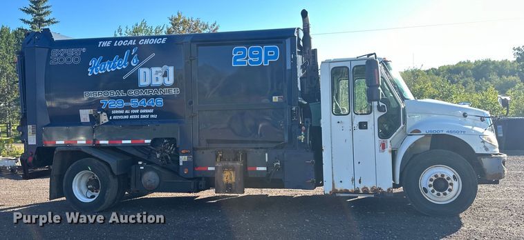 image for item LR9470 2010 International  DuraStar 4400 refuse truck