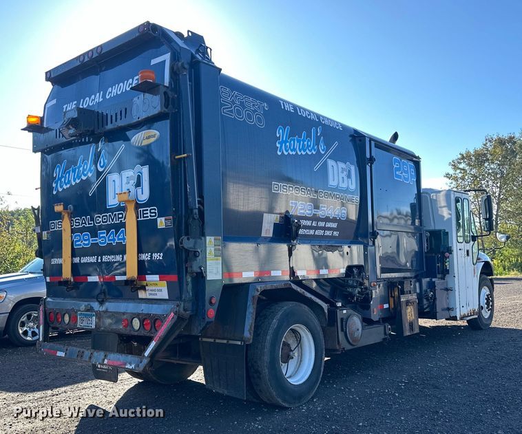 image for item LR9470 2010 International  DuraStar 4400 refuse truck