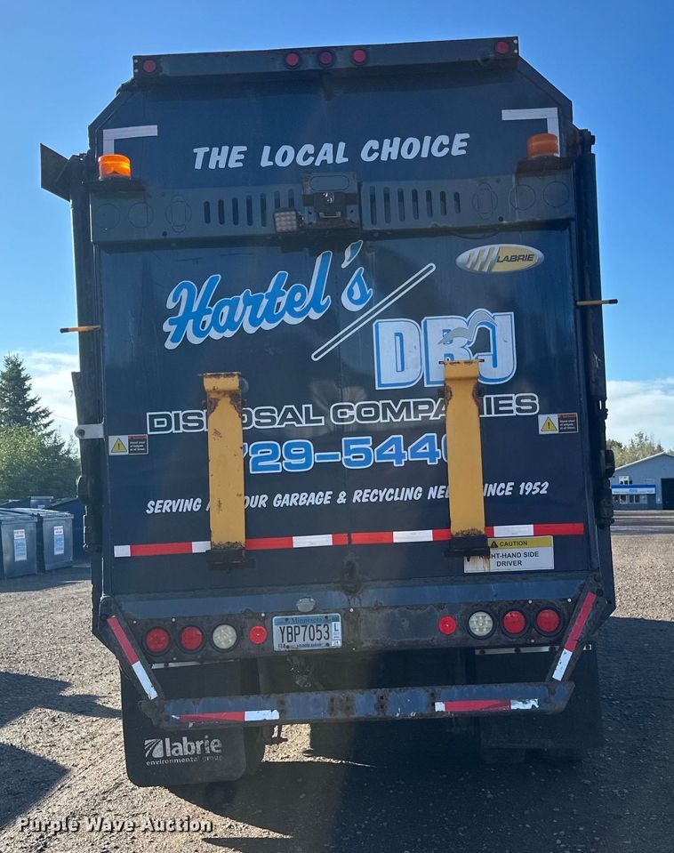 image for item LR9470 2010 International  DuraStar 4400 refuse truck