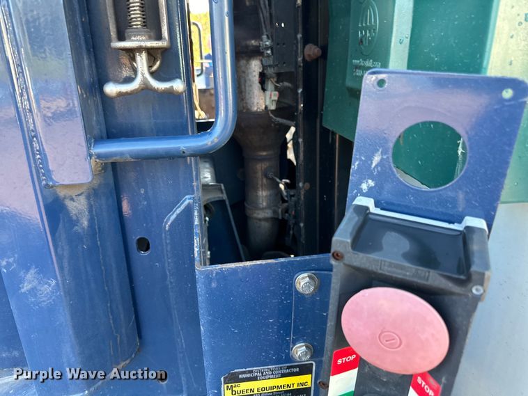 image for item LR9470 2010 International  DuraStar 4400 refuse truck