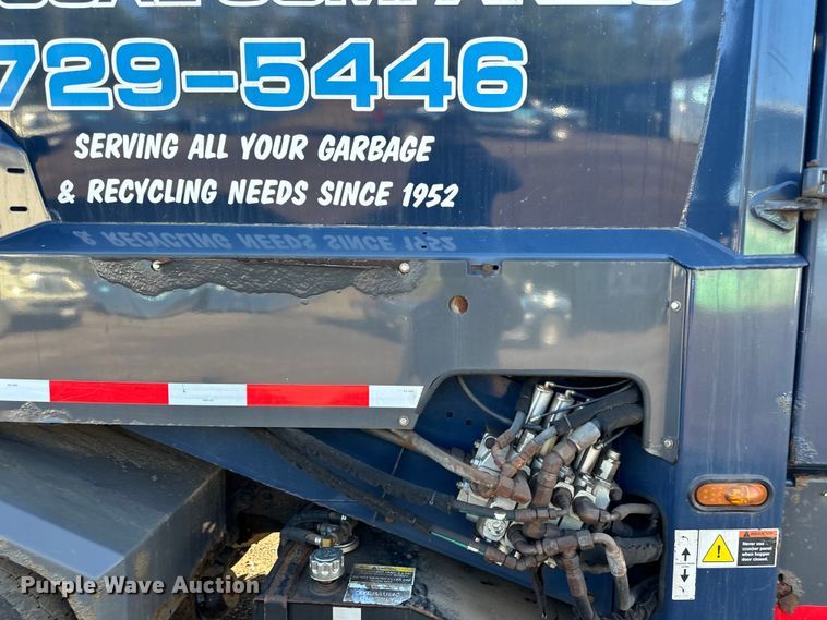 image for item LR9470 2010 International  DuraStar 4400 refuse truck