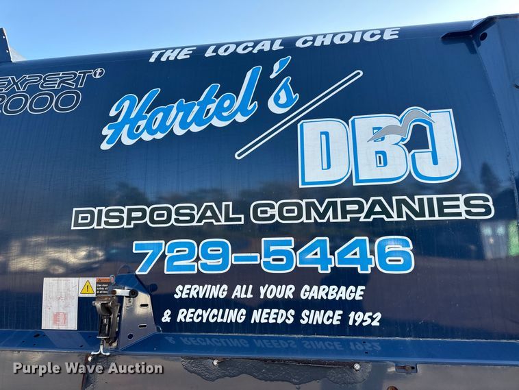 image for item LR9470 2010 International  DuraStar 4400 refuse truck