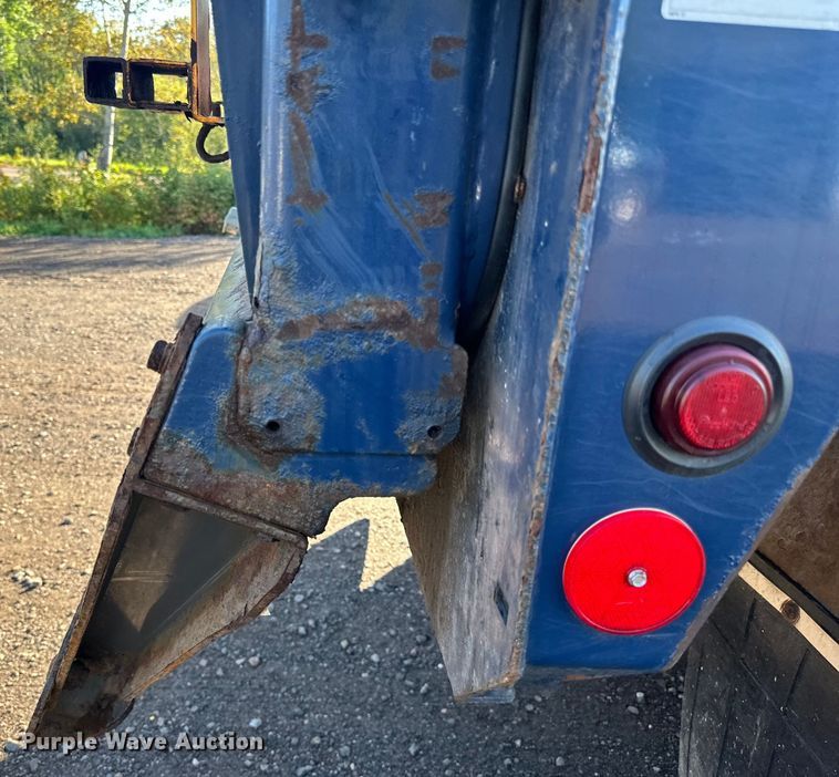 image for item LR9470 2010 International  DuraStar 4400 refuse truck