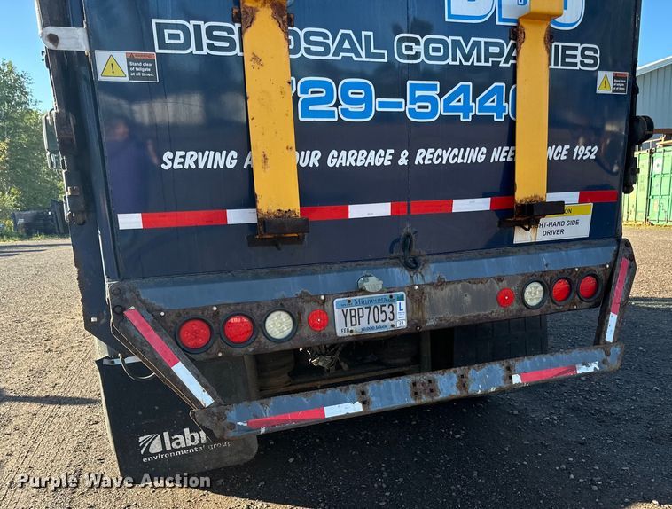 image for item LR9470 2010 International  DuraStar 4400 refuse truck