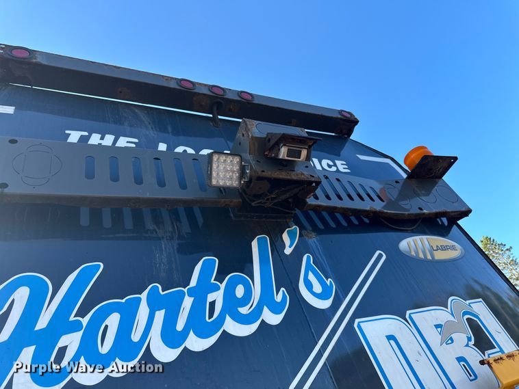 image for item LR9470 2010 International  DuraStar 4400 refuse truck