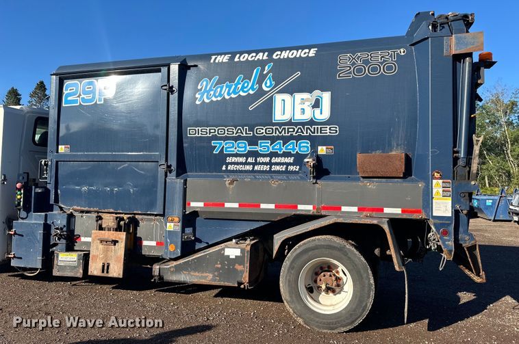 image for item LR9470 2010 International  DuraStar 4400 refuse truck