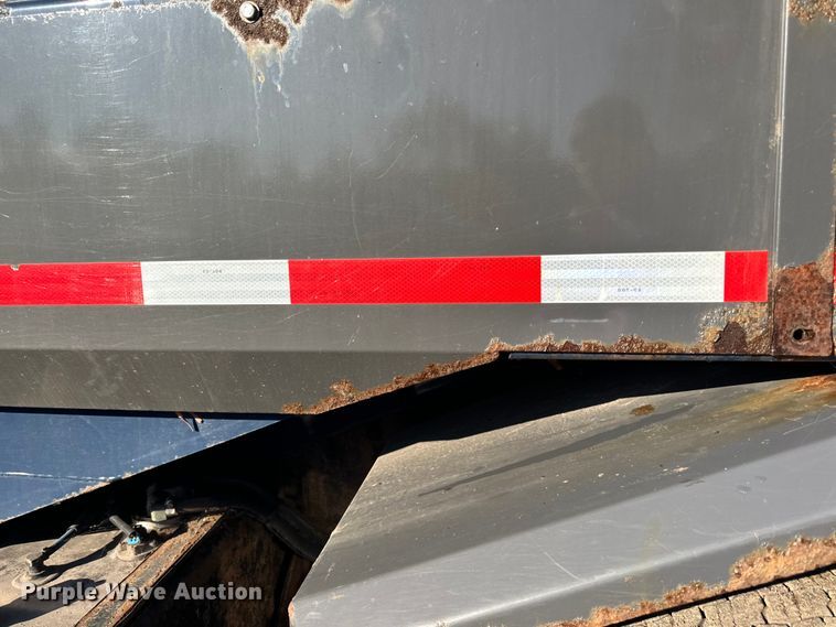 image for item LR9470 2010 International  DuraStar 4400 refuse truck